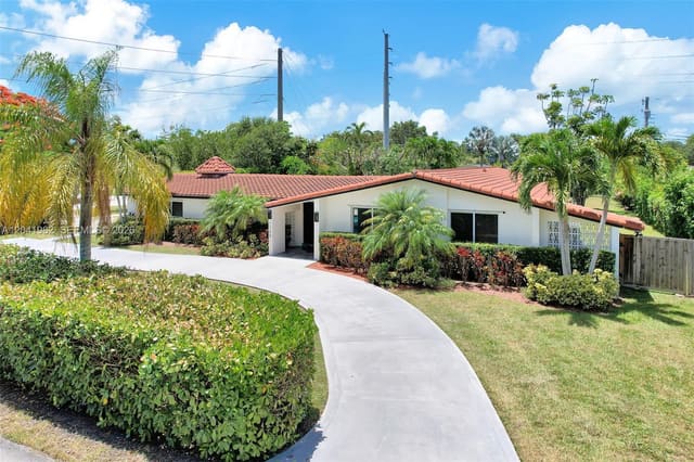 7700 SW 139th Terrace, Palmetto Bay, FL 33158