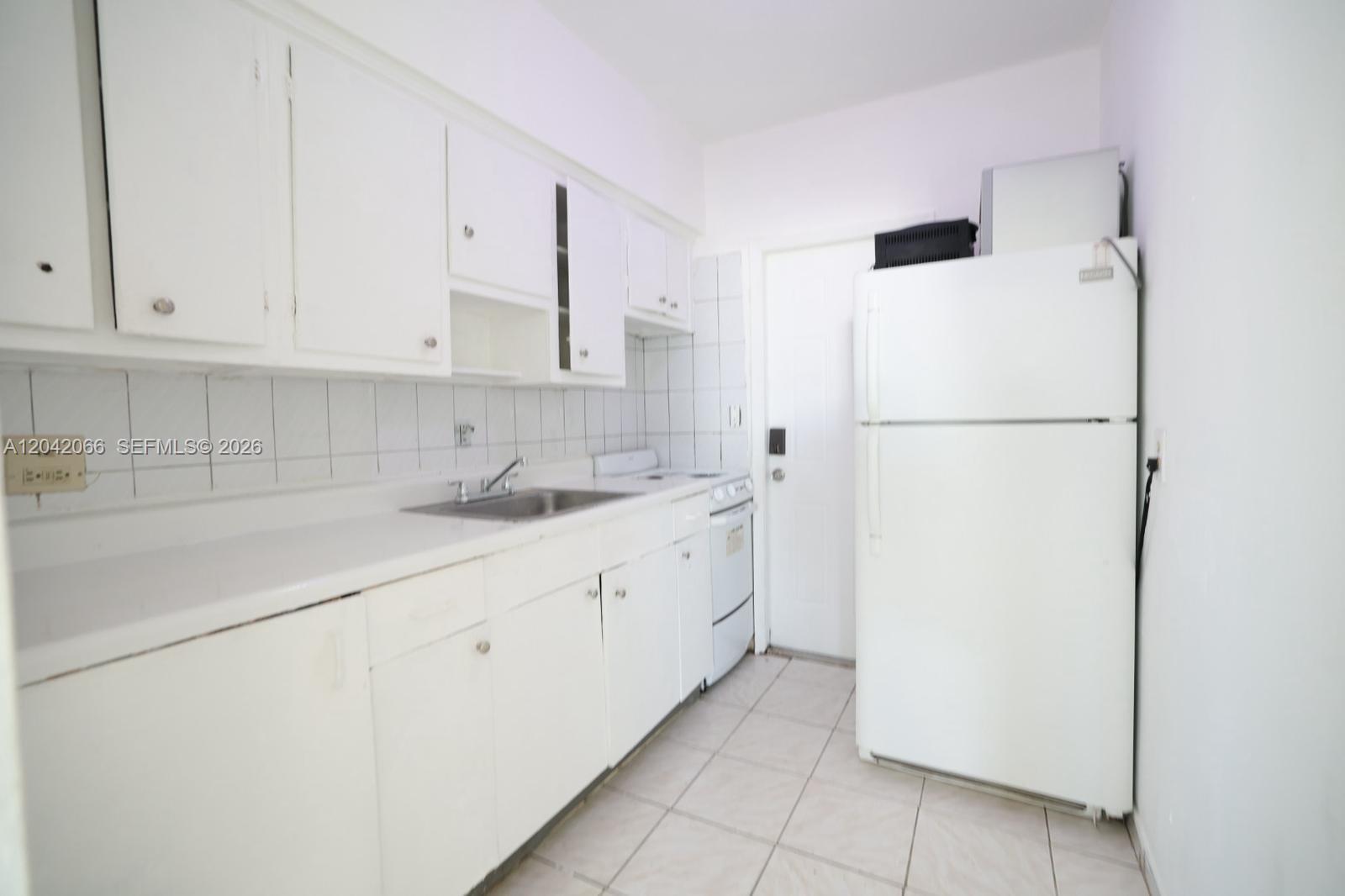 770 83rd Street 3, Miami Beach, FL 33141, Miami Beach