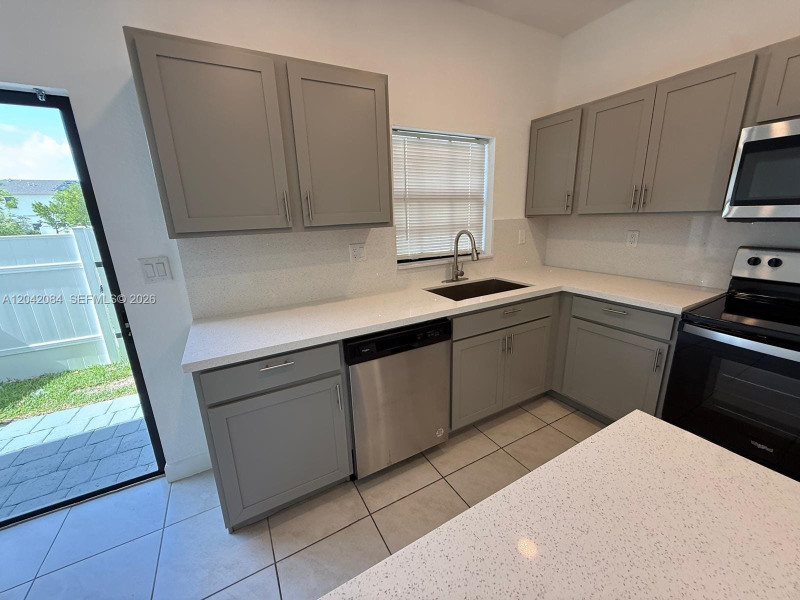669 SW 11th Street — photo 10