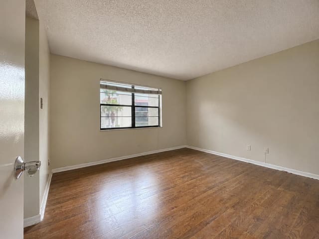 2050 Oleander Boulevard 4-206, Island House, Fort Pierce, FL