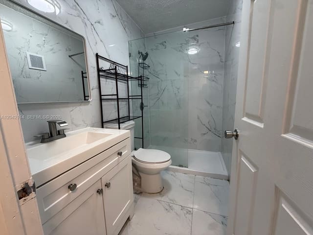 400 NW 65 Avenue 202, Margate, FL 33063