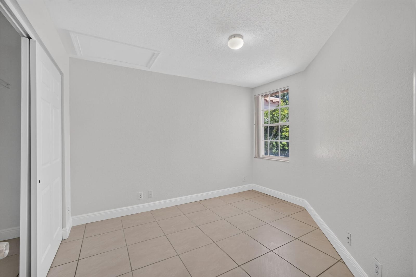 946 Summit Lake Drive, West Palm Beach, FL 33406 photo 21