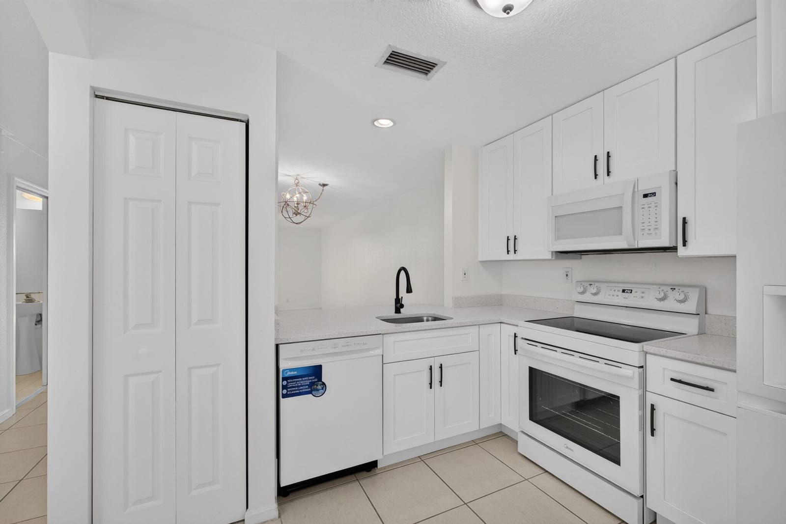 946 Summit Lake Drive — photo 5