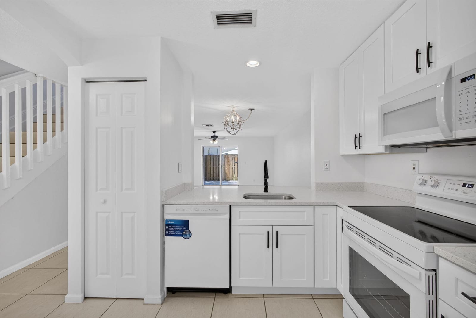 946 Summit Lake Drive — photo 6