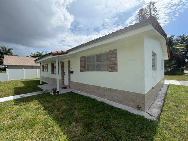 210 NE 5th Avenue — photo 2