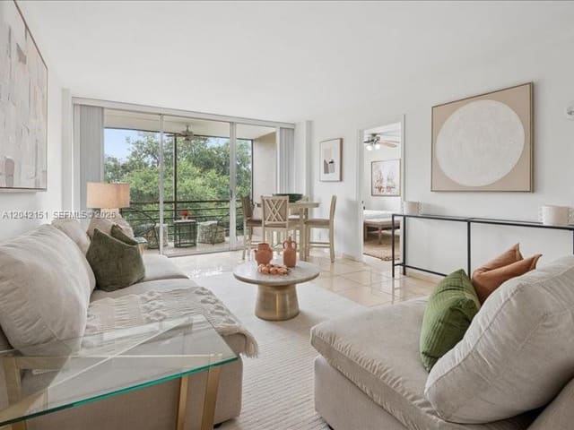 117 Royal Park Drive 3F, Royal Park Condo, Oakland Park, FL
