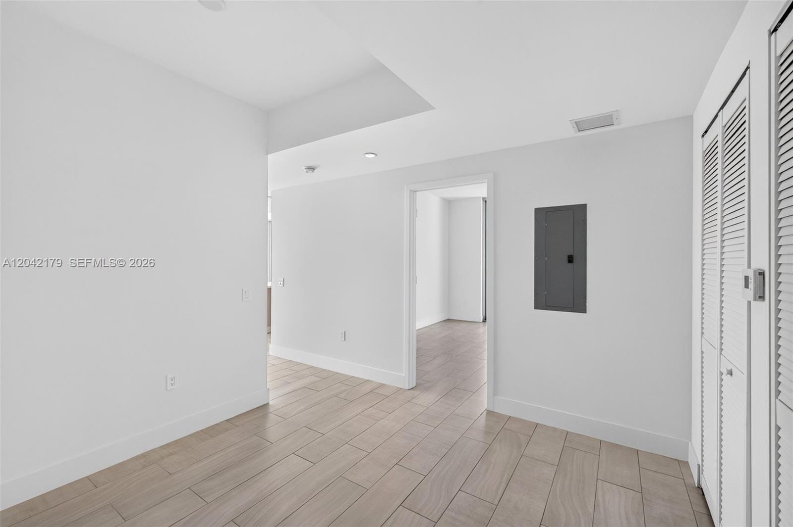 2000 Metropica Way 903 — photo 2