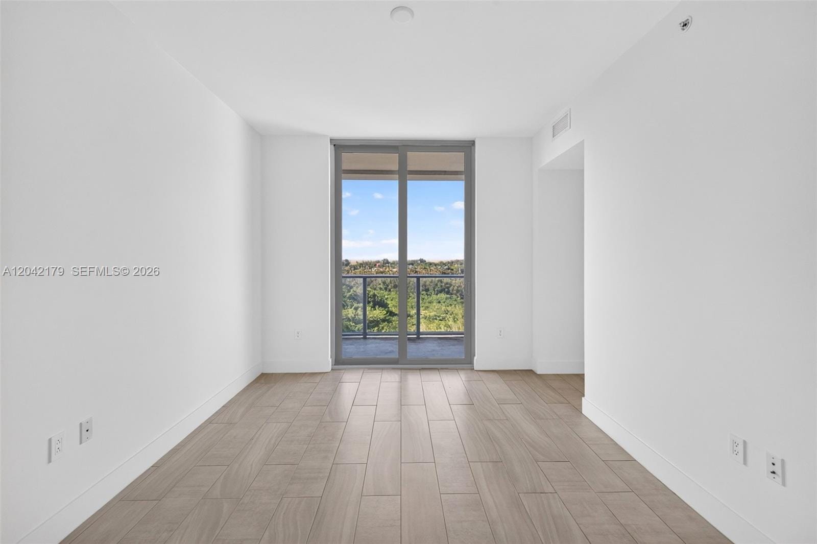 2000 Metropica Way 903 — photo 12