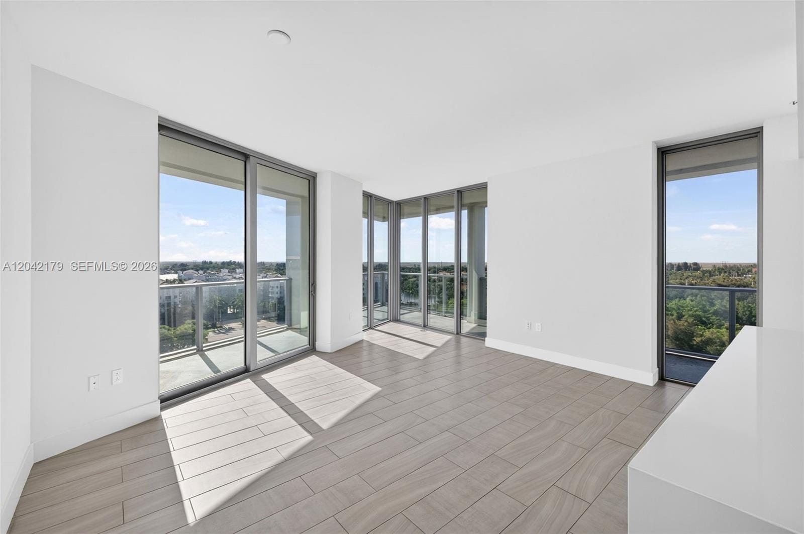 2000 Metropica Way 903 — photo 3