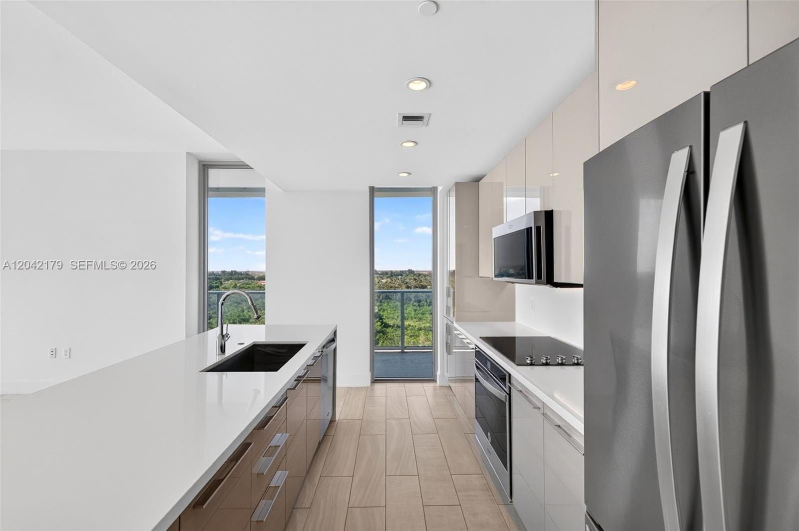 2000 Metropica Way 903 — photo 7