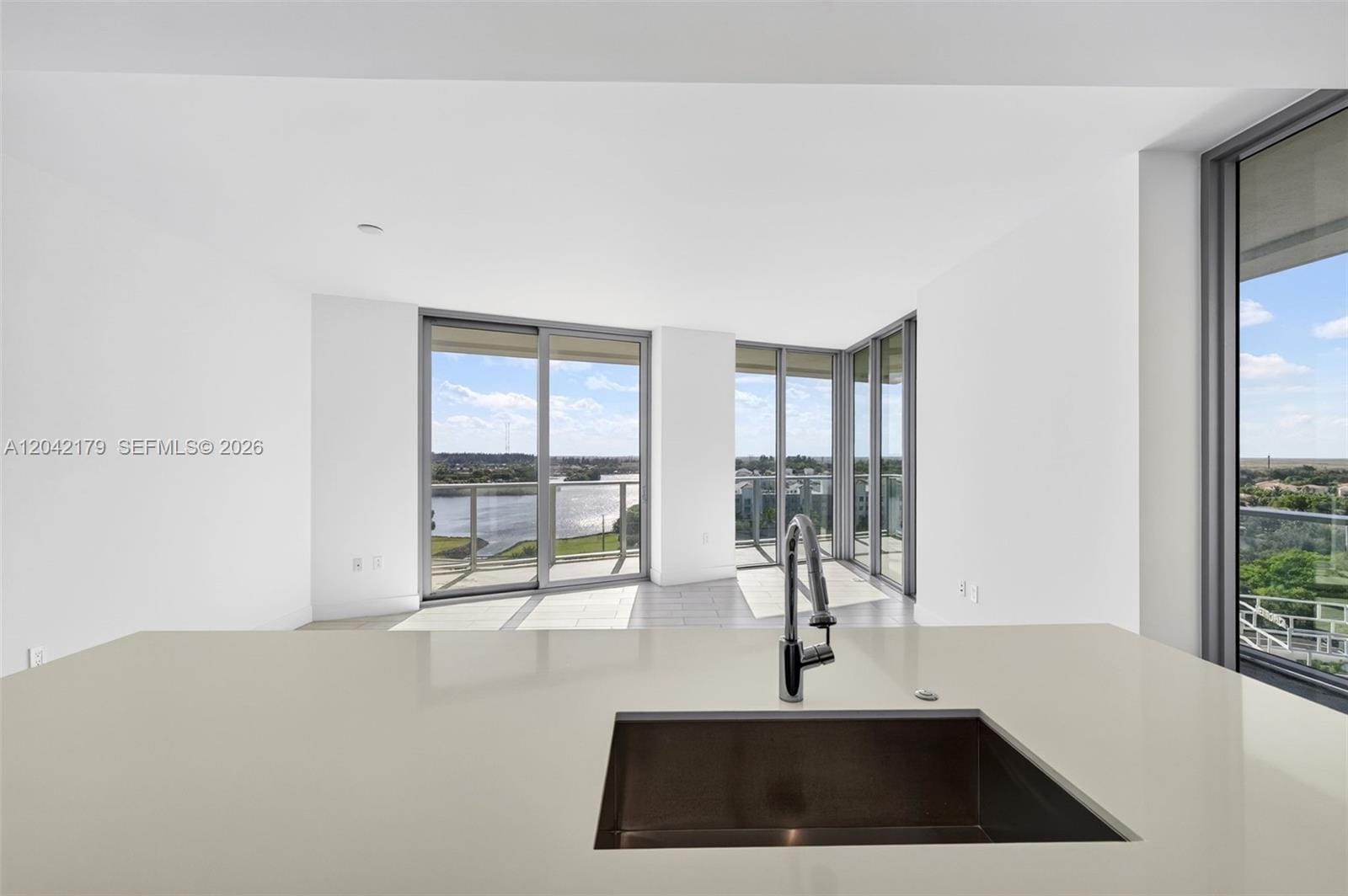 2000 Metropica Way 903 — photo 9