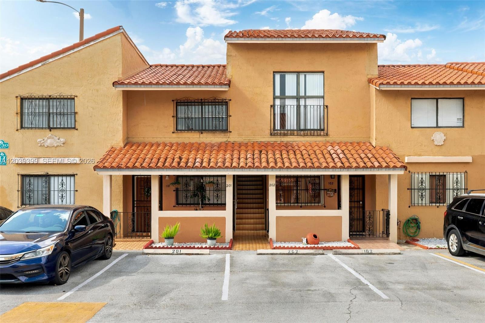 2730 W 61st Place 201, Hialeah, FL 33016