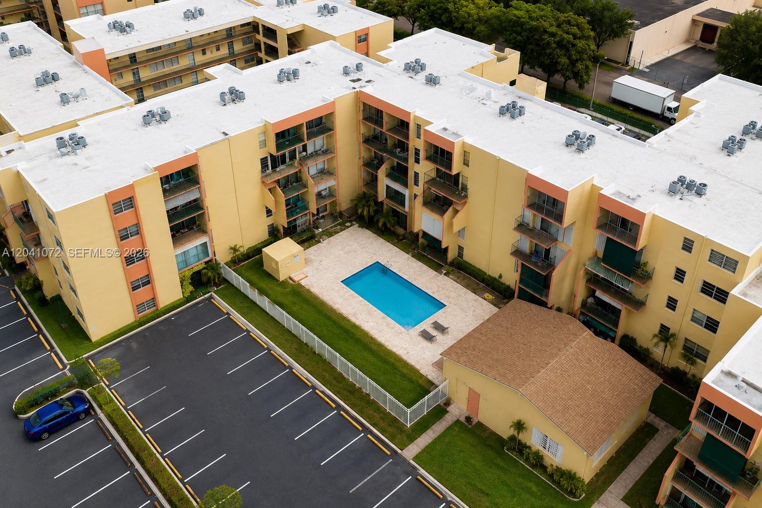 1975 W 44th Place 310, Hialeah, FL 33012, Hialeah