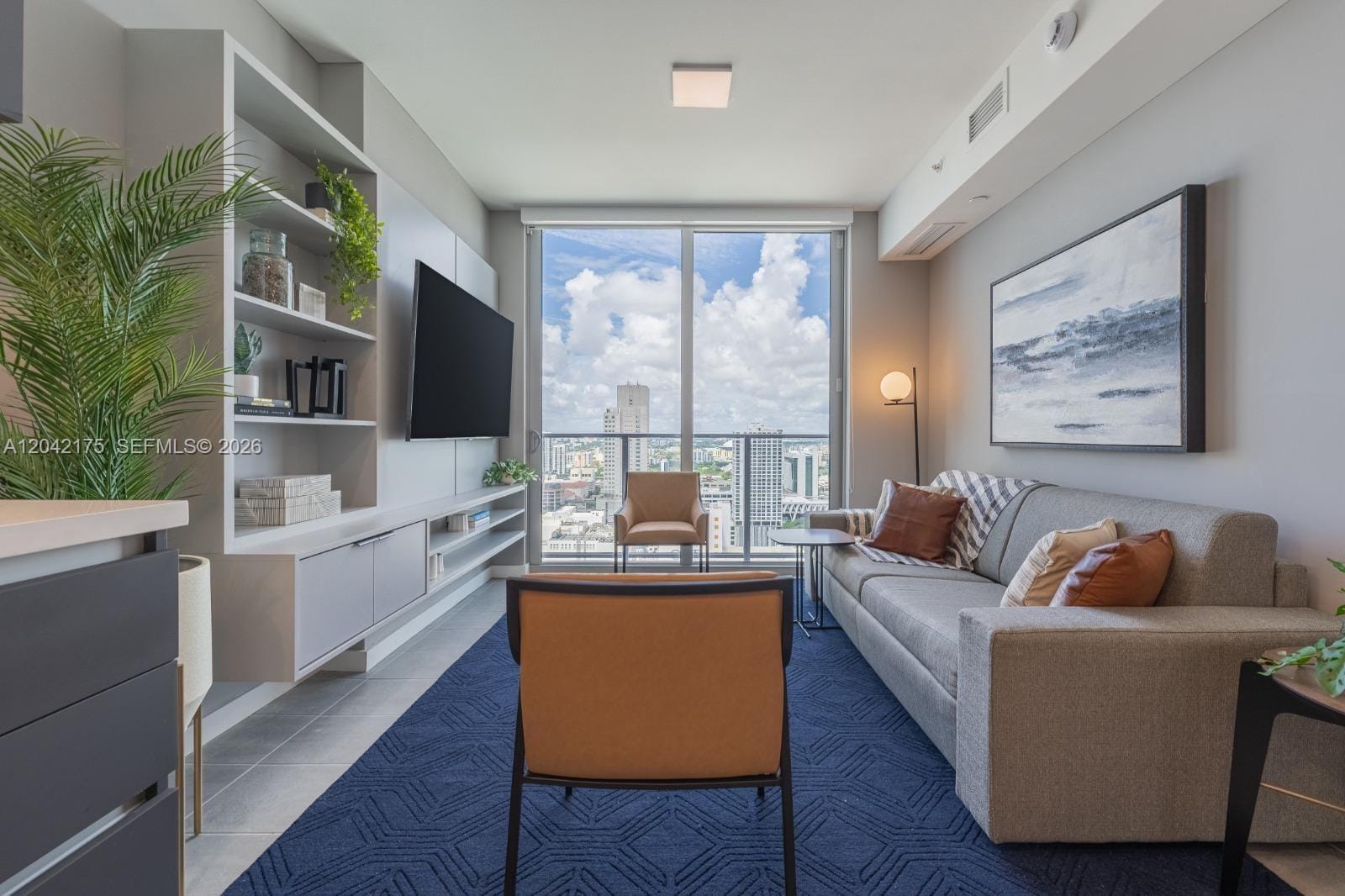 227 NE 2nd Street 3104, Miami, FL 33132 photo 2