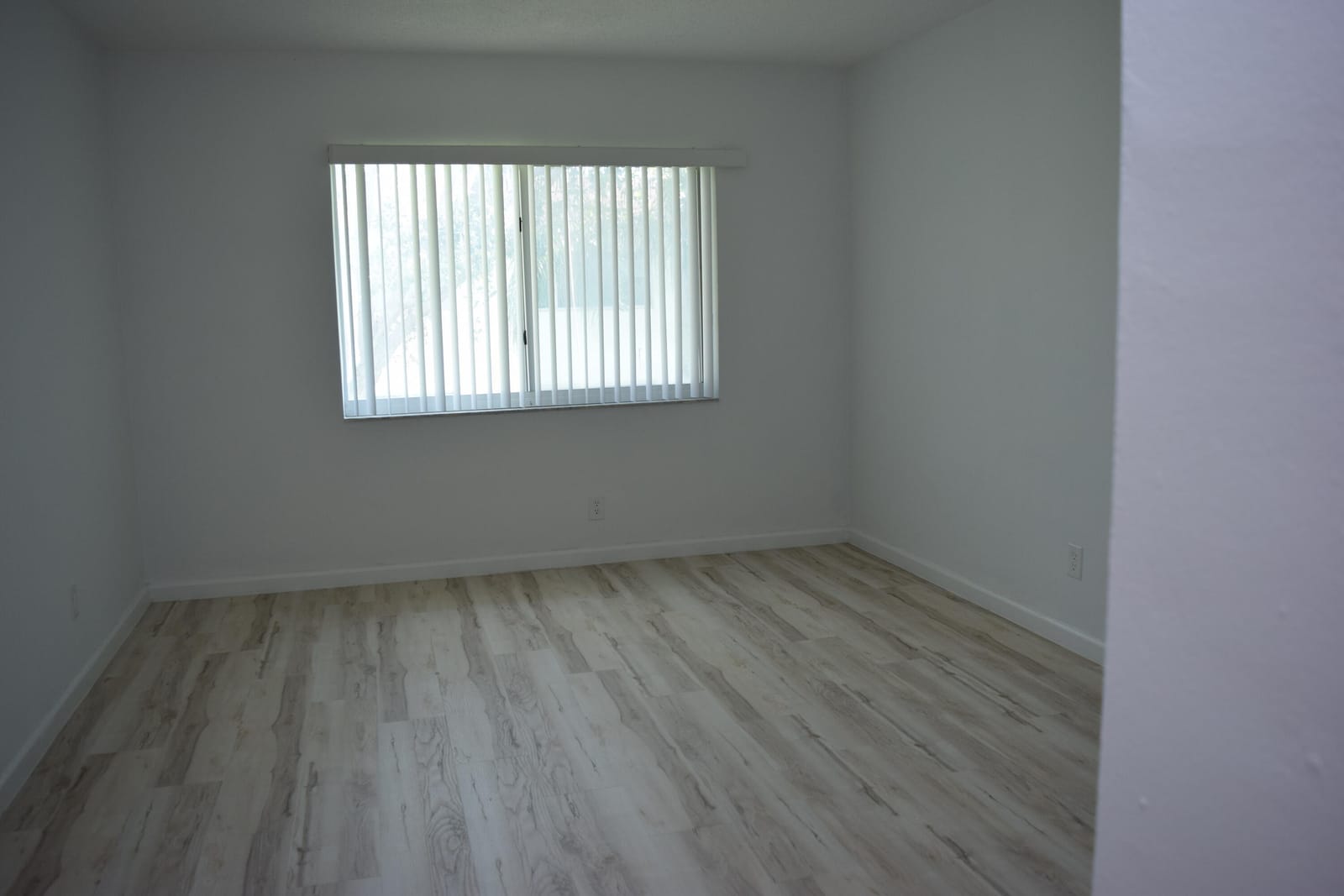 151 SE 6th Avenue Apt 14 — photo 5