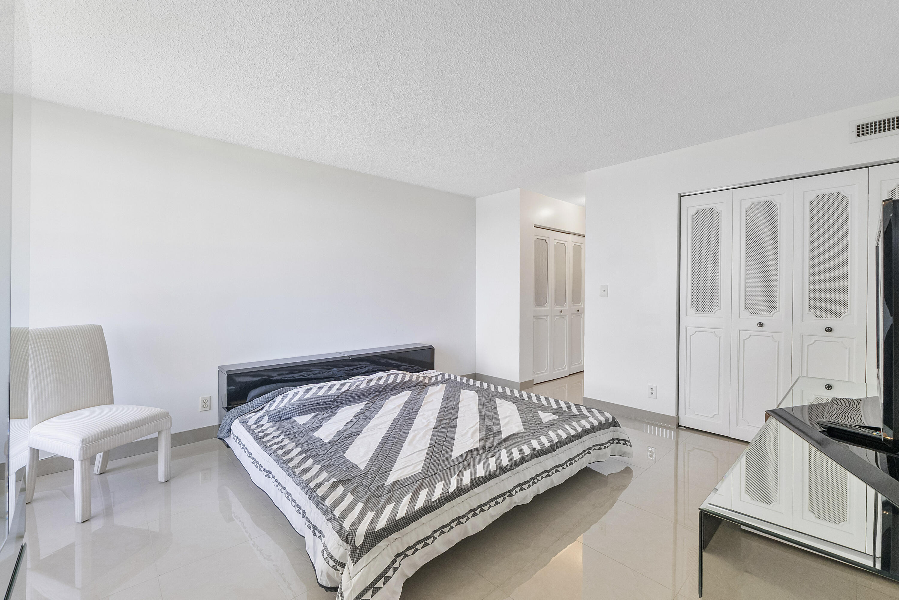 5828 Coral Lake Drive, Margate, FL 33063 photo 17