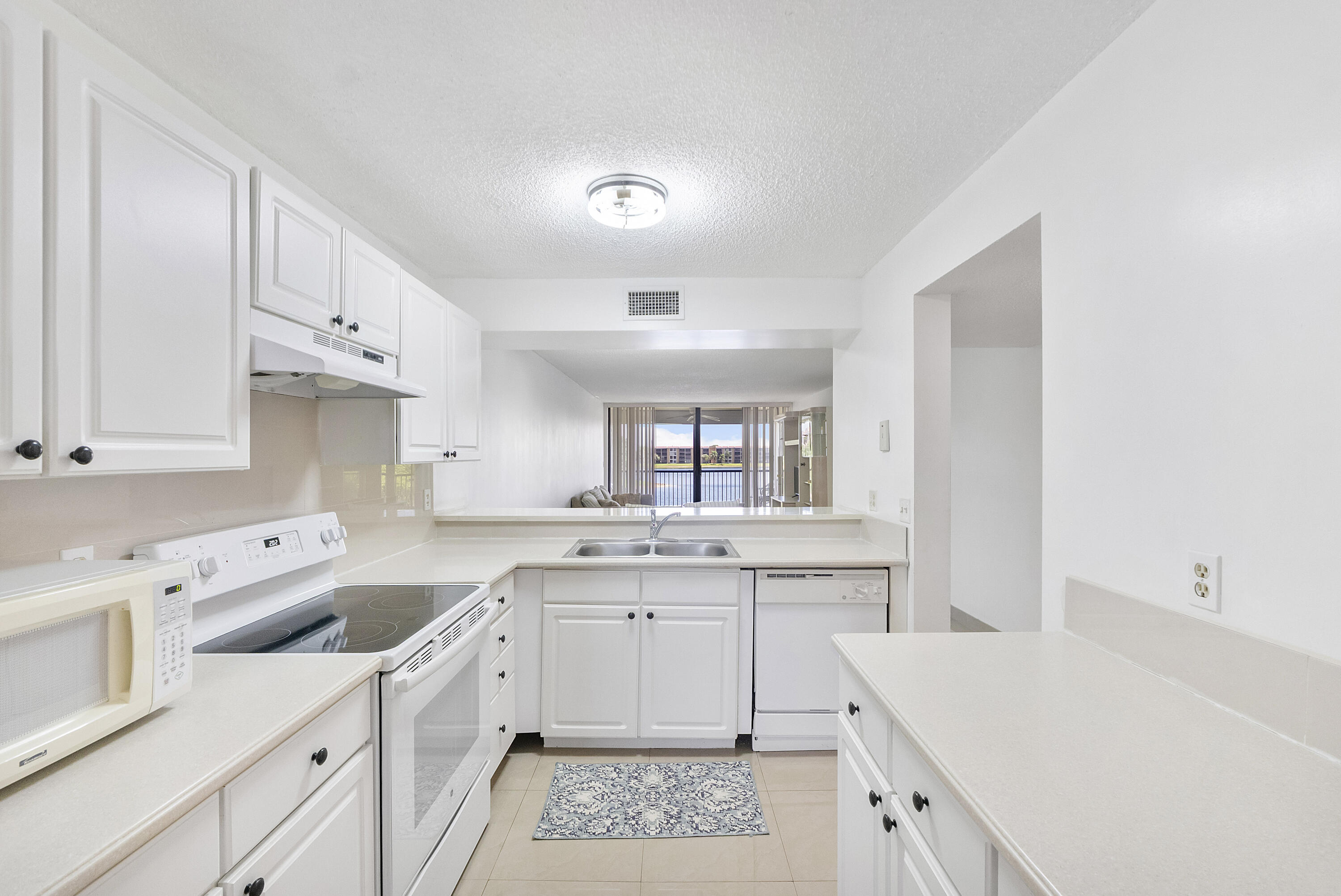 5828 Coral Lake Drive — photo 5