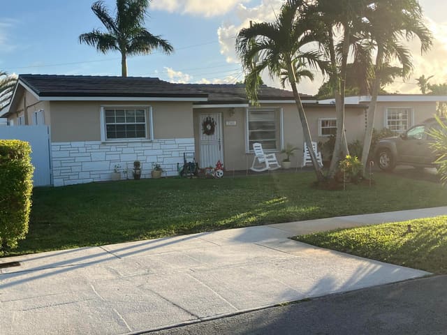 7960 NW 174th Street, Palm Springs North, Hialeah, FL