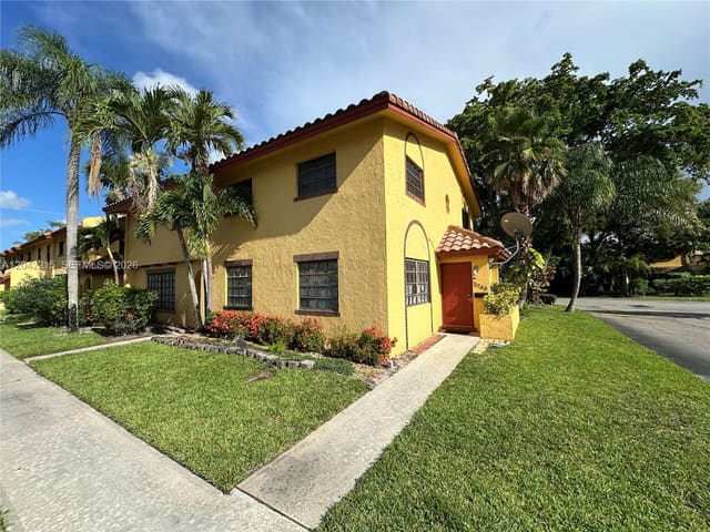 2700 NW 47th Terrace 1001, Lauderdale Lakes, FL 33313