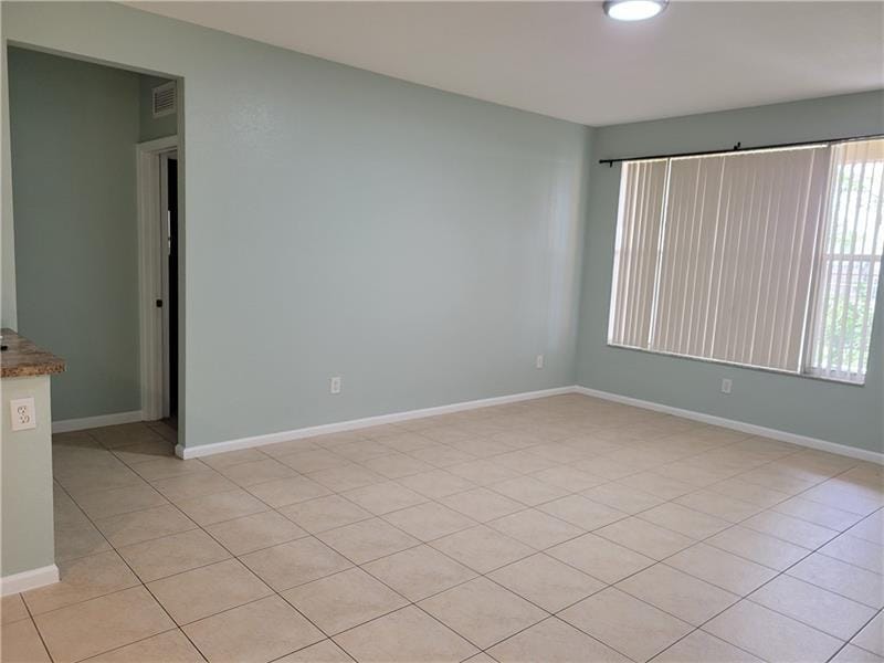 3569 Forest Hill Boulevard 117 — photo 2
