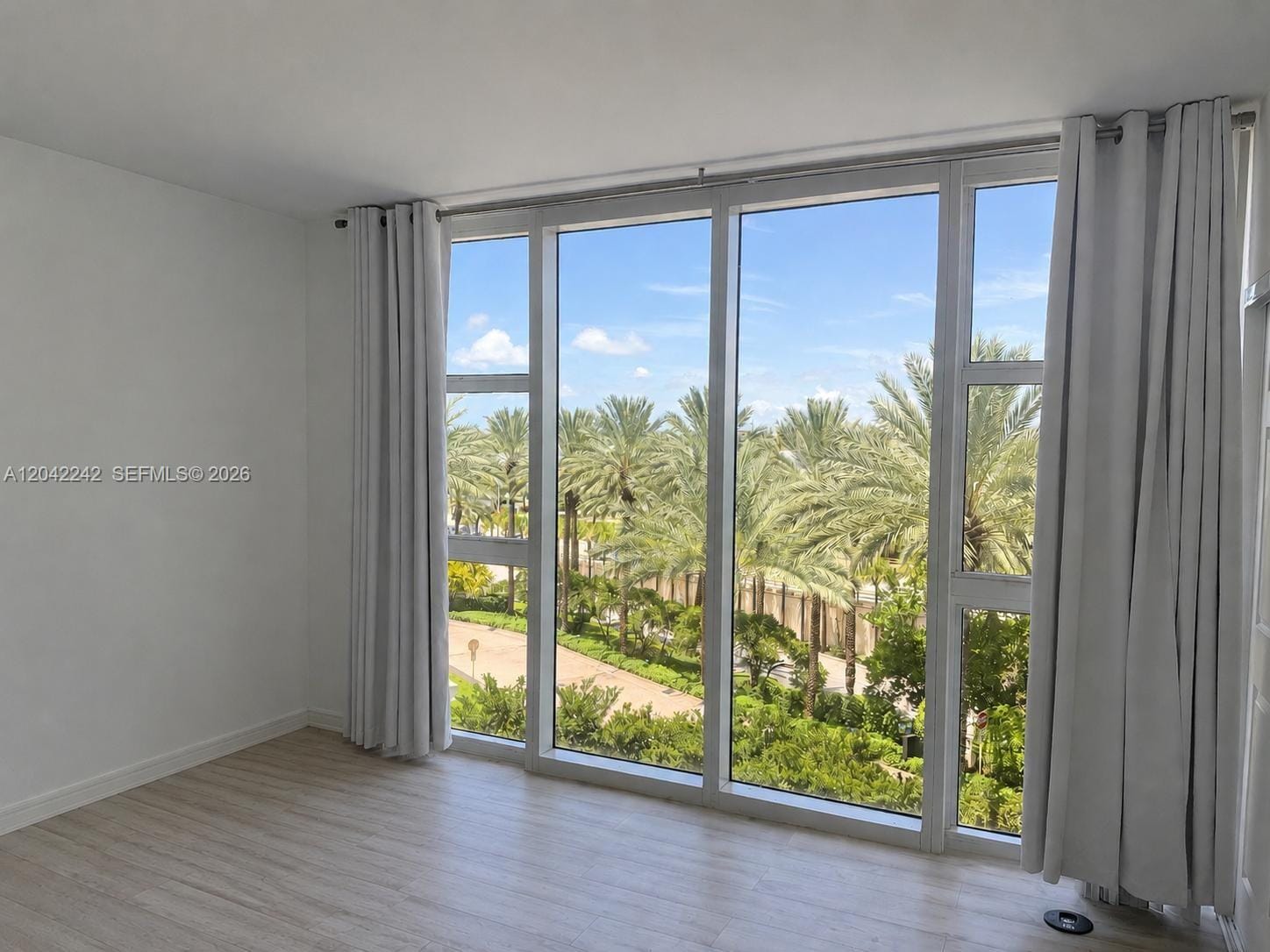 10275 Collins Avenue 431 — photo 6