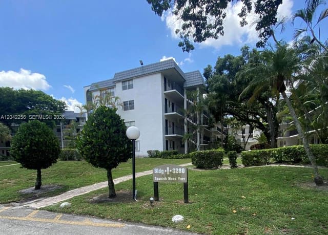 3280 Spanish Moss Terrace 214, Garden Lakes Of Inverrary, Lauderhill, FL