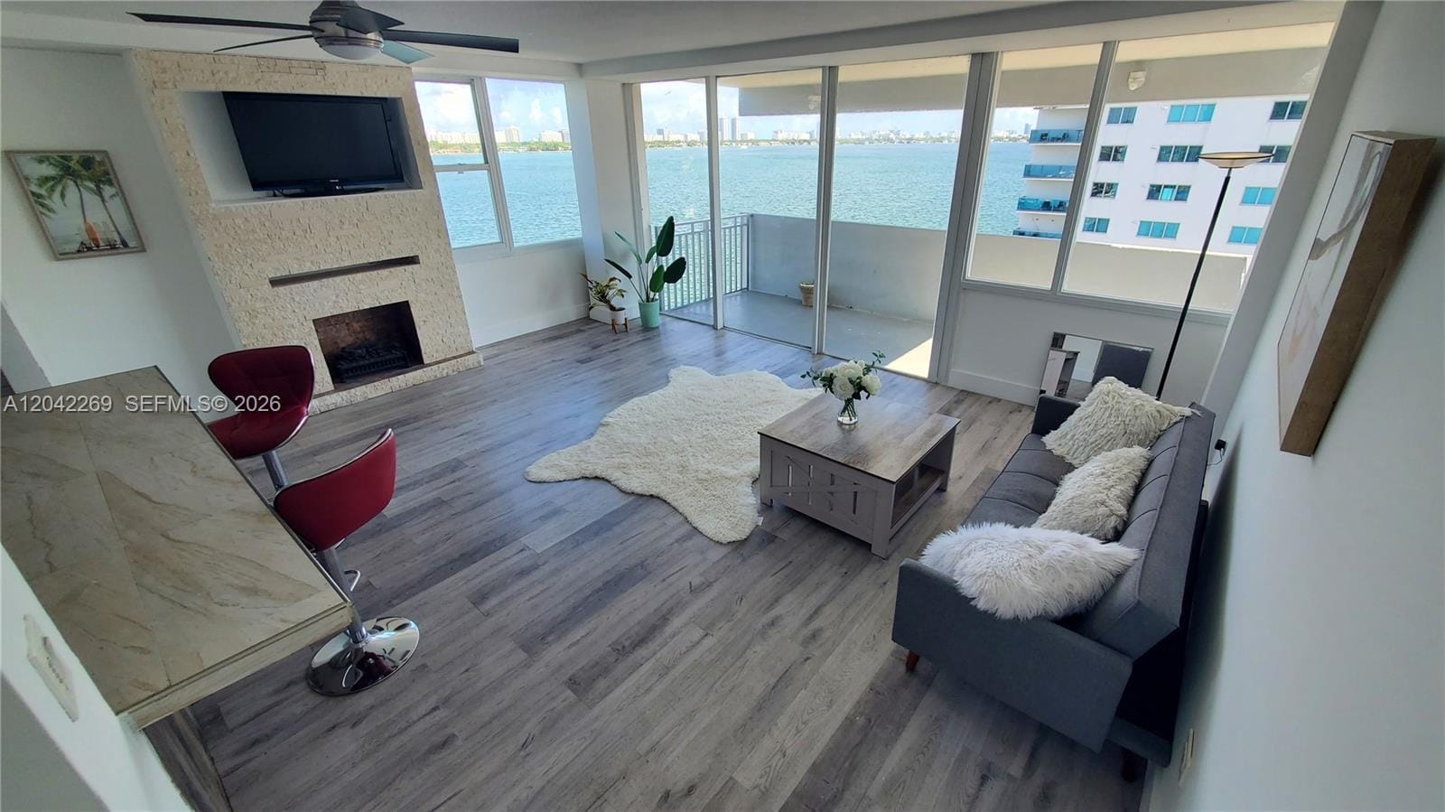 7545 E Treasure Drive 9H — photo 2