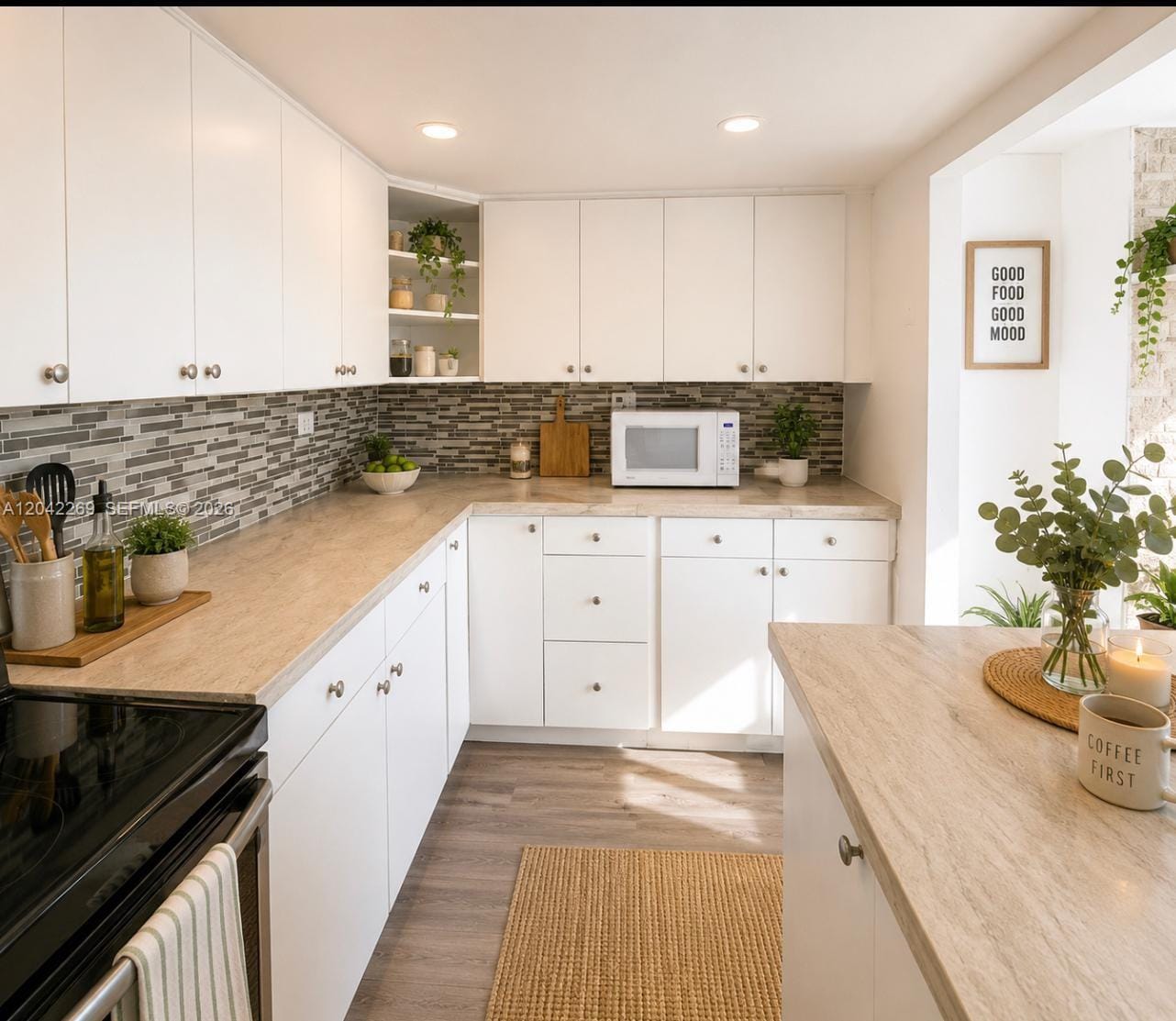 7545 E Treasure Drive 9H — photo 3