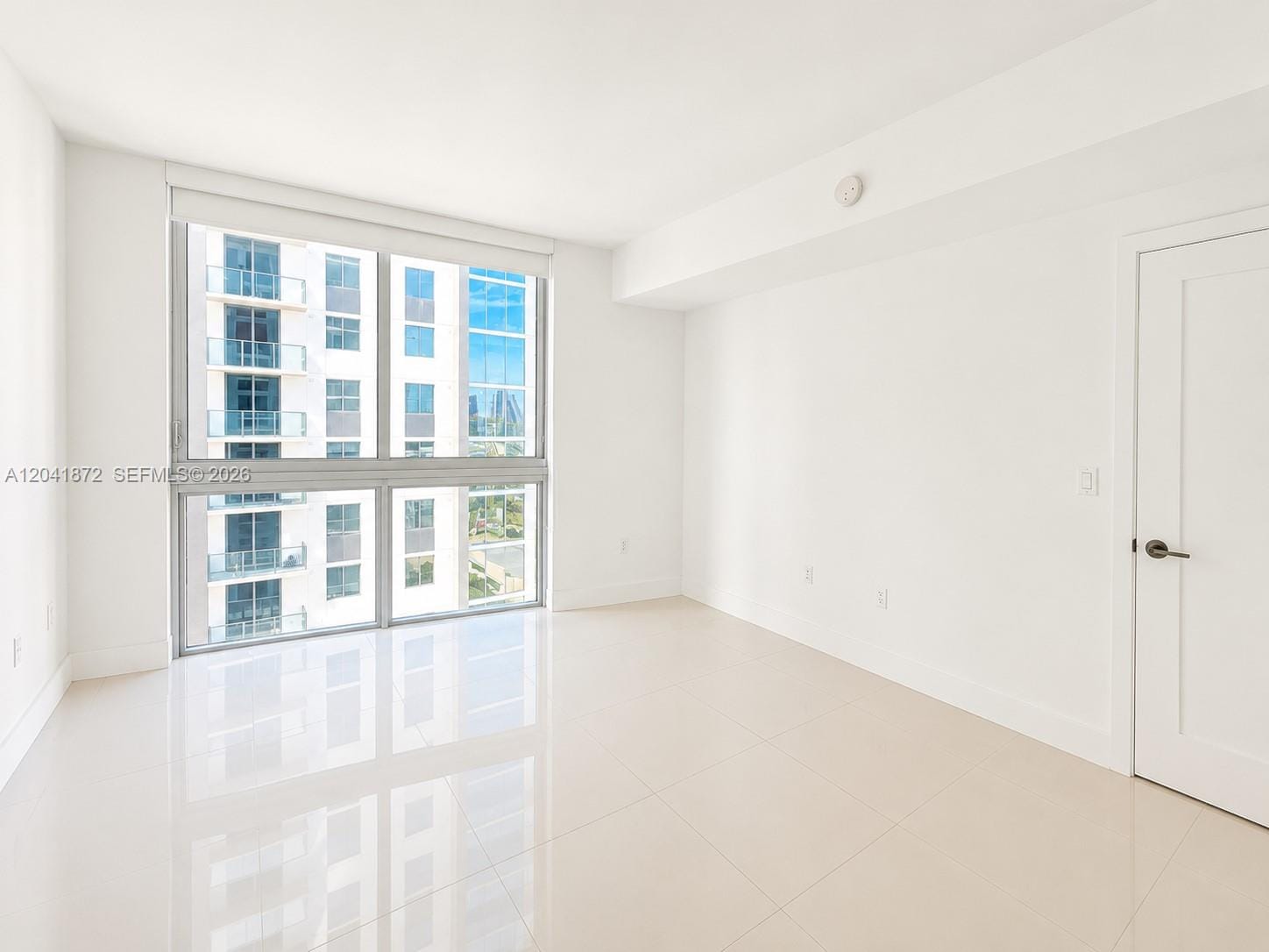 1010 SW 2nd Avenue 1504 — photo 8