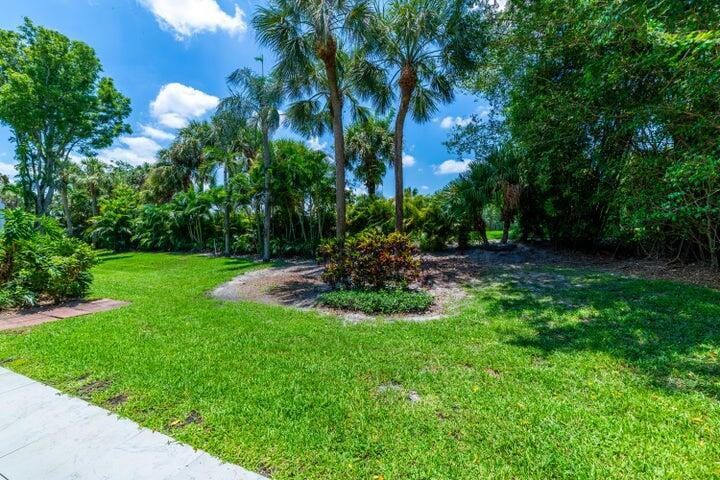2517 Presidential Way B — photo 10