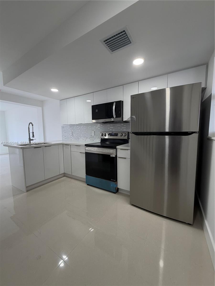 1551 W Okeechobee Road 9, Hialeah, FL 33010, Hialeah