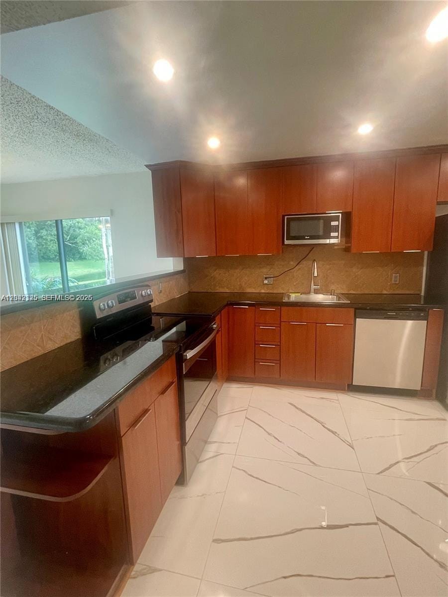 403 Lakeview Drive 106 — photo 6