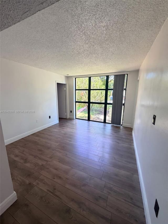 11780 SW 18th Street 213, Miami, FL 33175