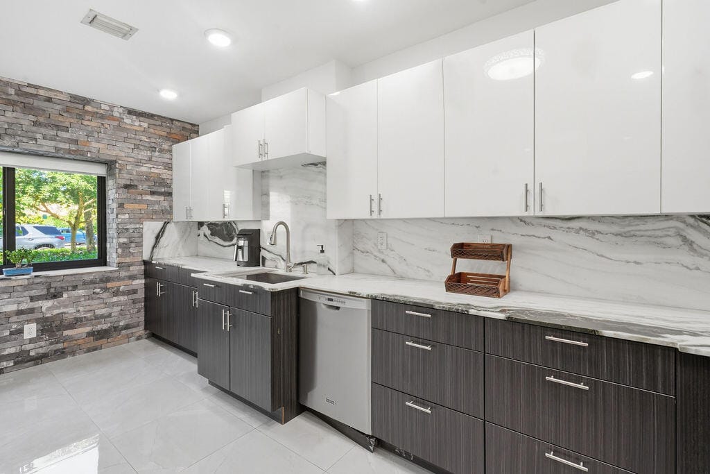 1143 Duncan Circle 103 — photo 2