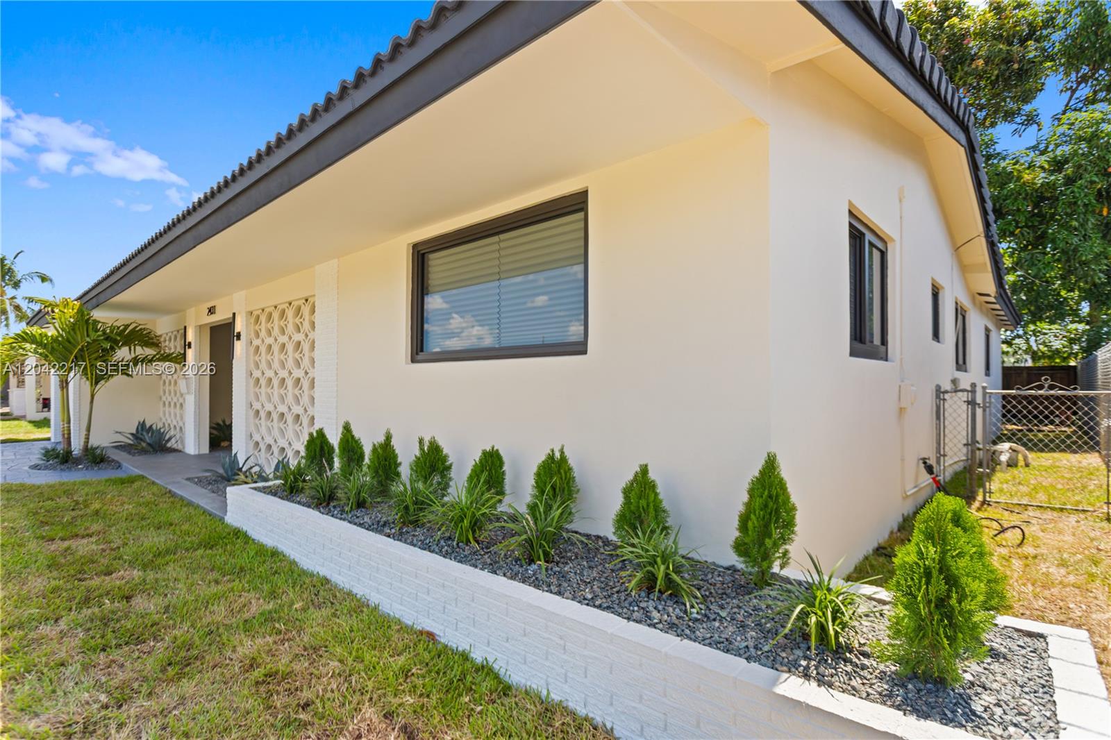 2431 Sabal Palm Drive — photo 11