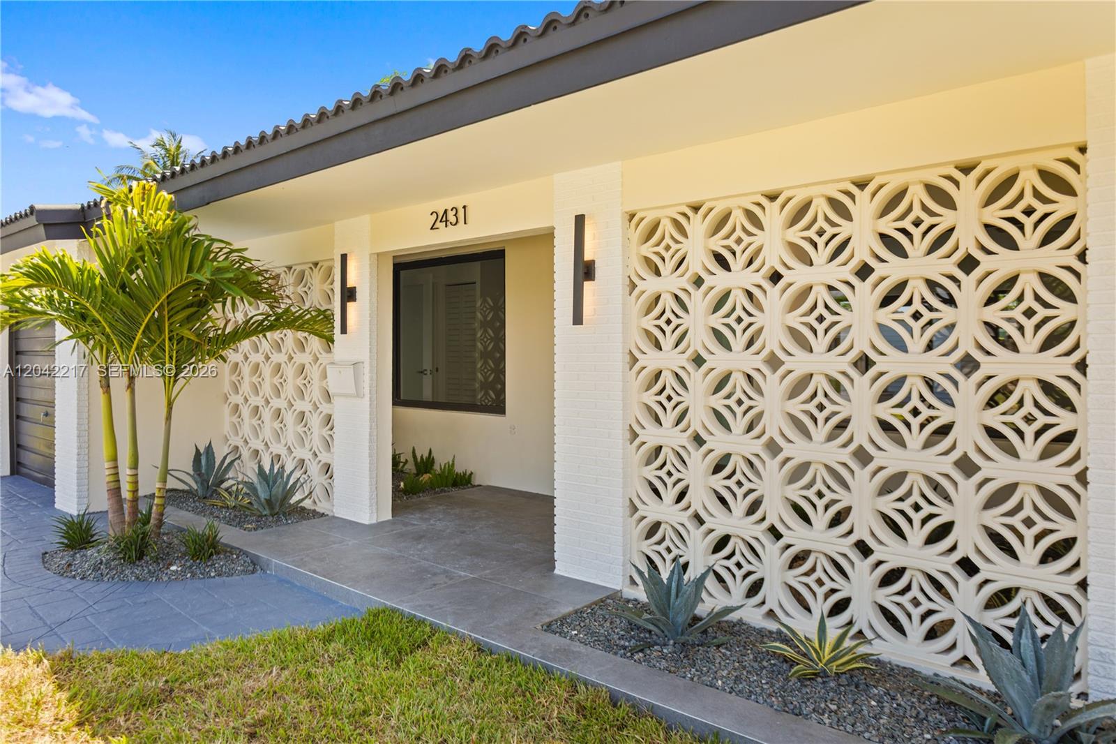 2431 Sabal Palm Drive — photo 12
