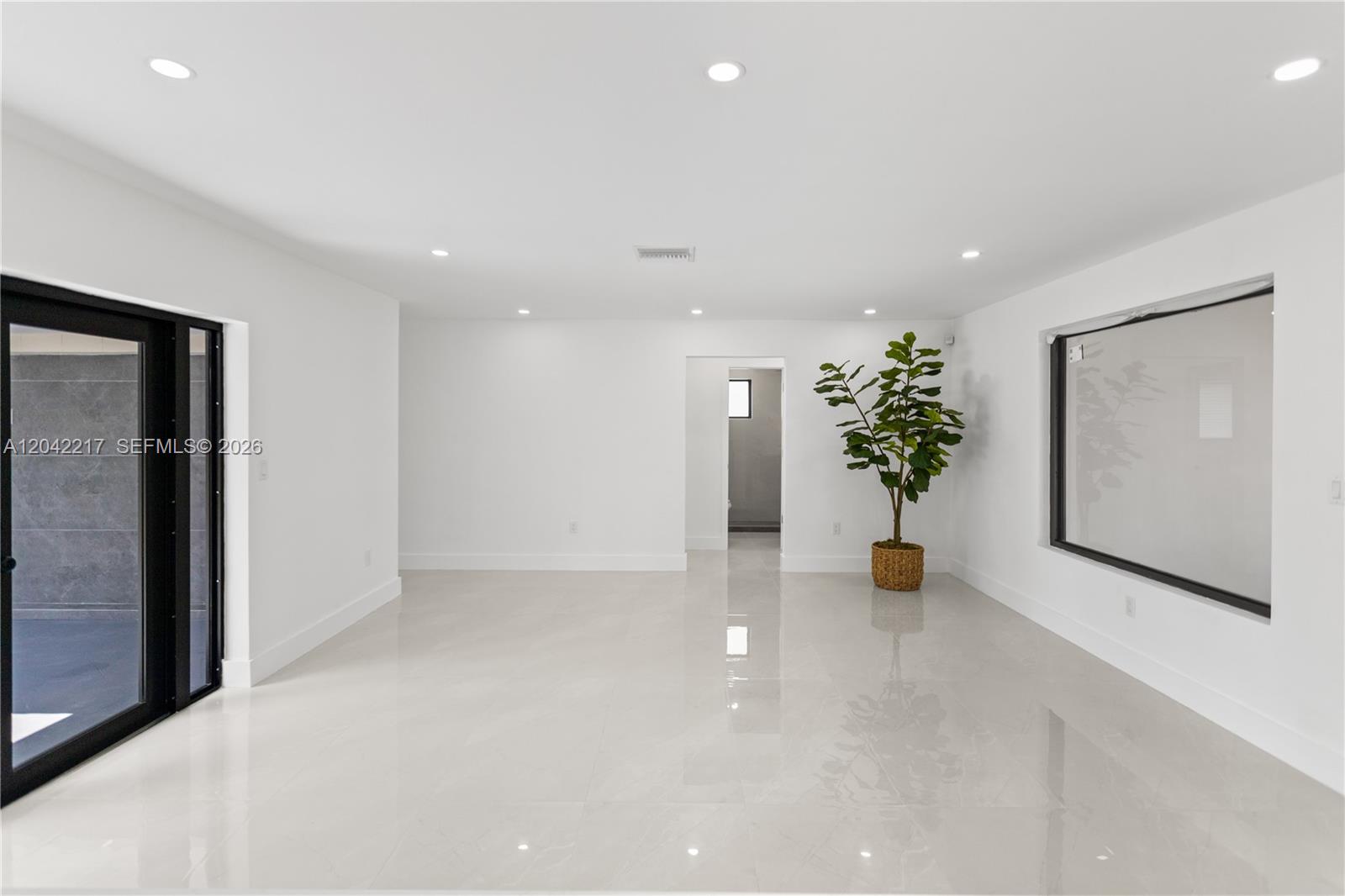2431 Sabal Palm Drive, Miramar, FL 33023 photo 17
