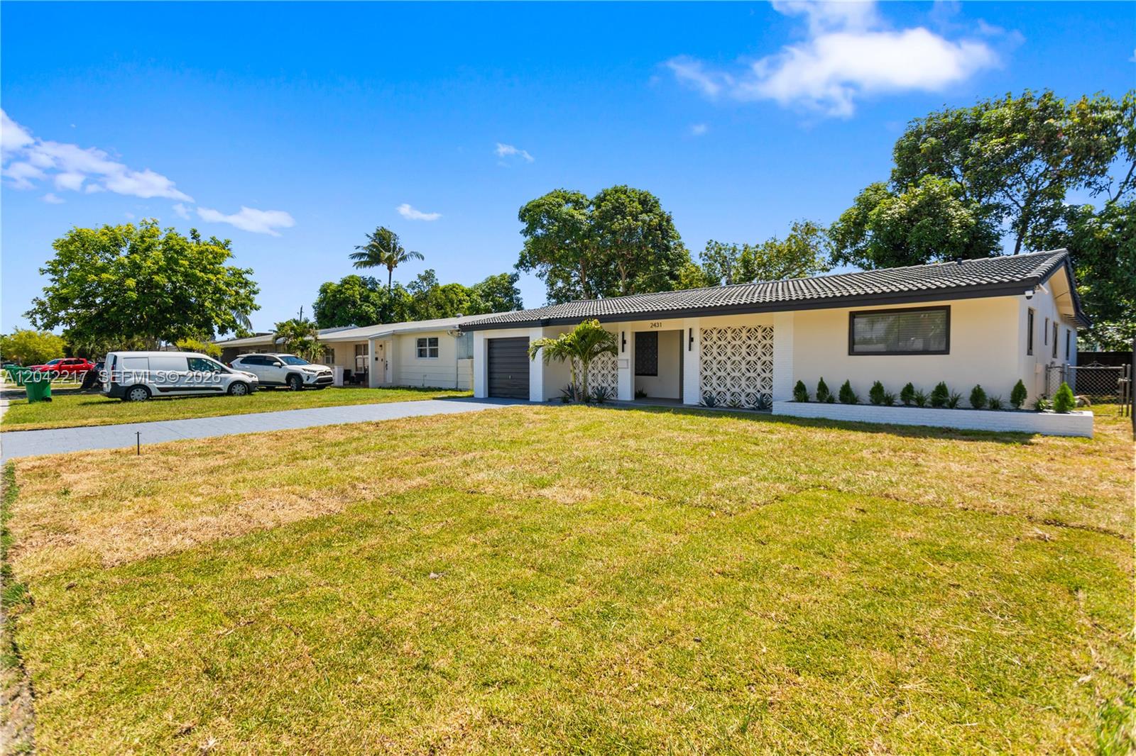 2431 Sabal Palm Drive — photo 3