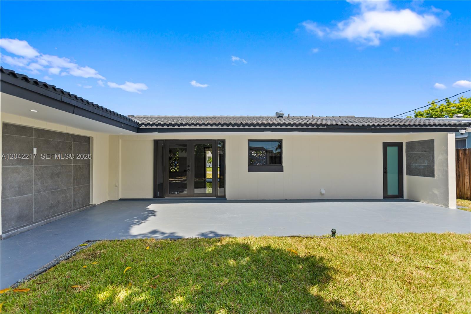2431 Sabal Palm Drive — photo 9