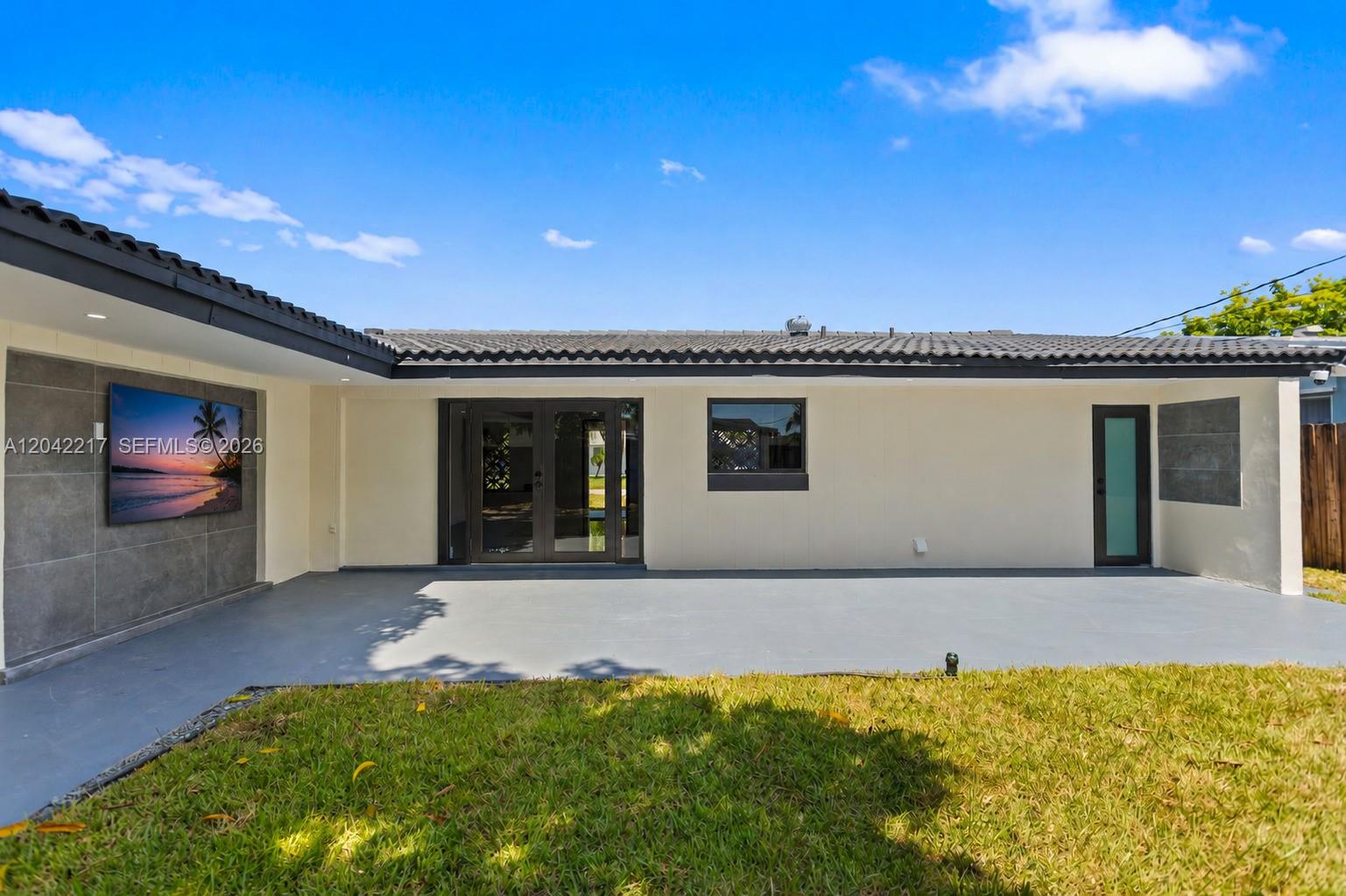 2431 Sabal Palm Drive — photo 10