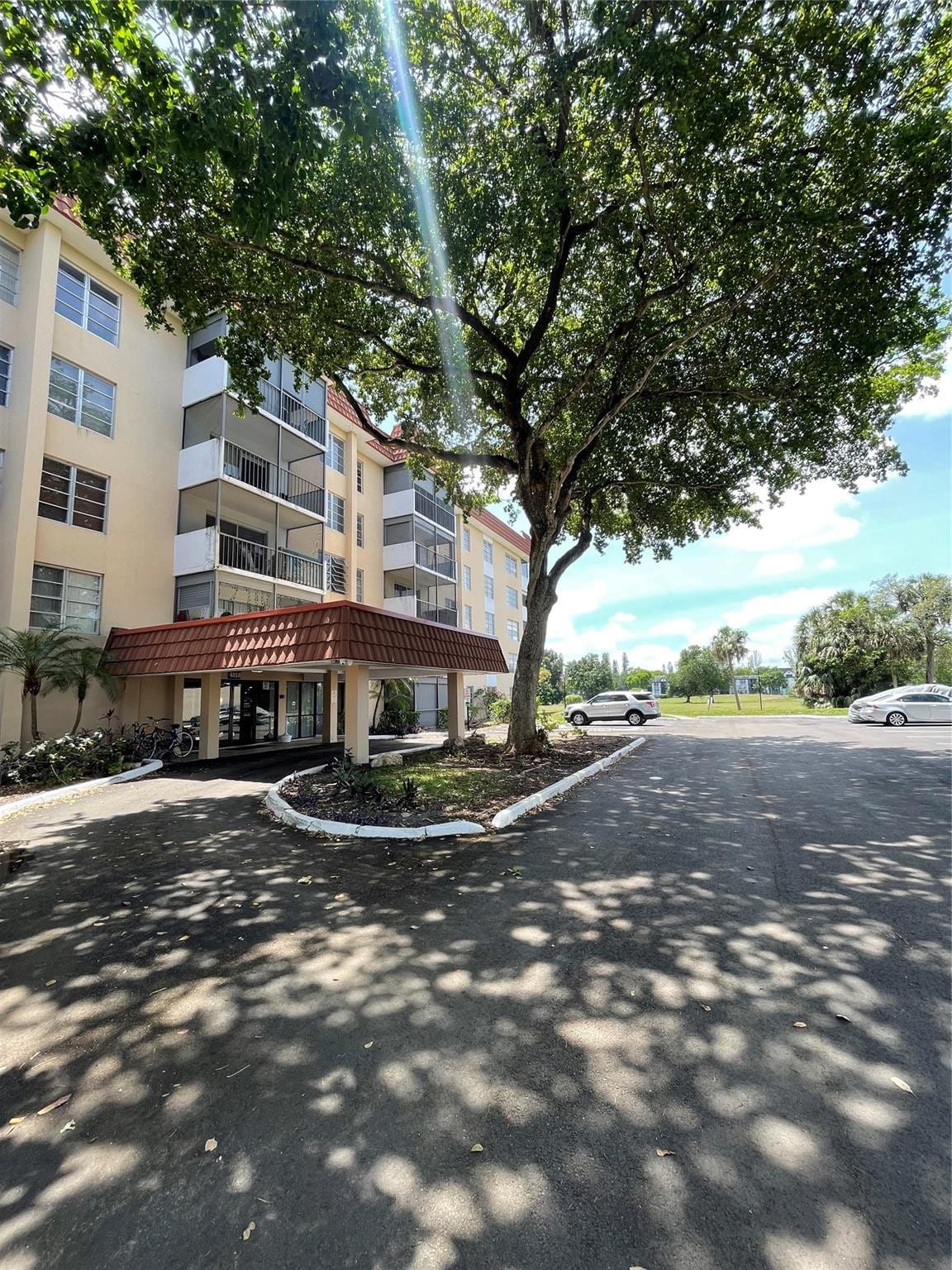 4158 Inverrary Drive 111 — photo 2