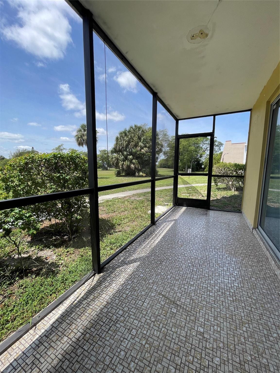 4158 Inverrary Drive 111 — photo 10