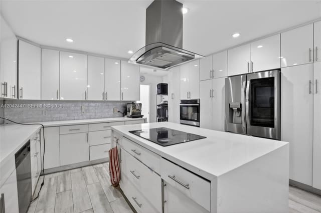 14401 SW 23rd Street, Davie, FL 33325