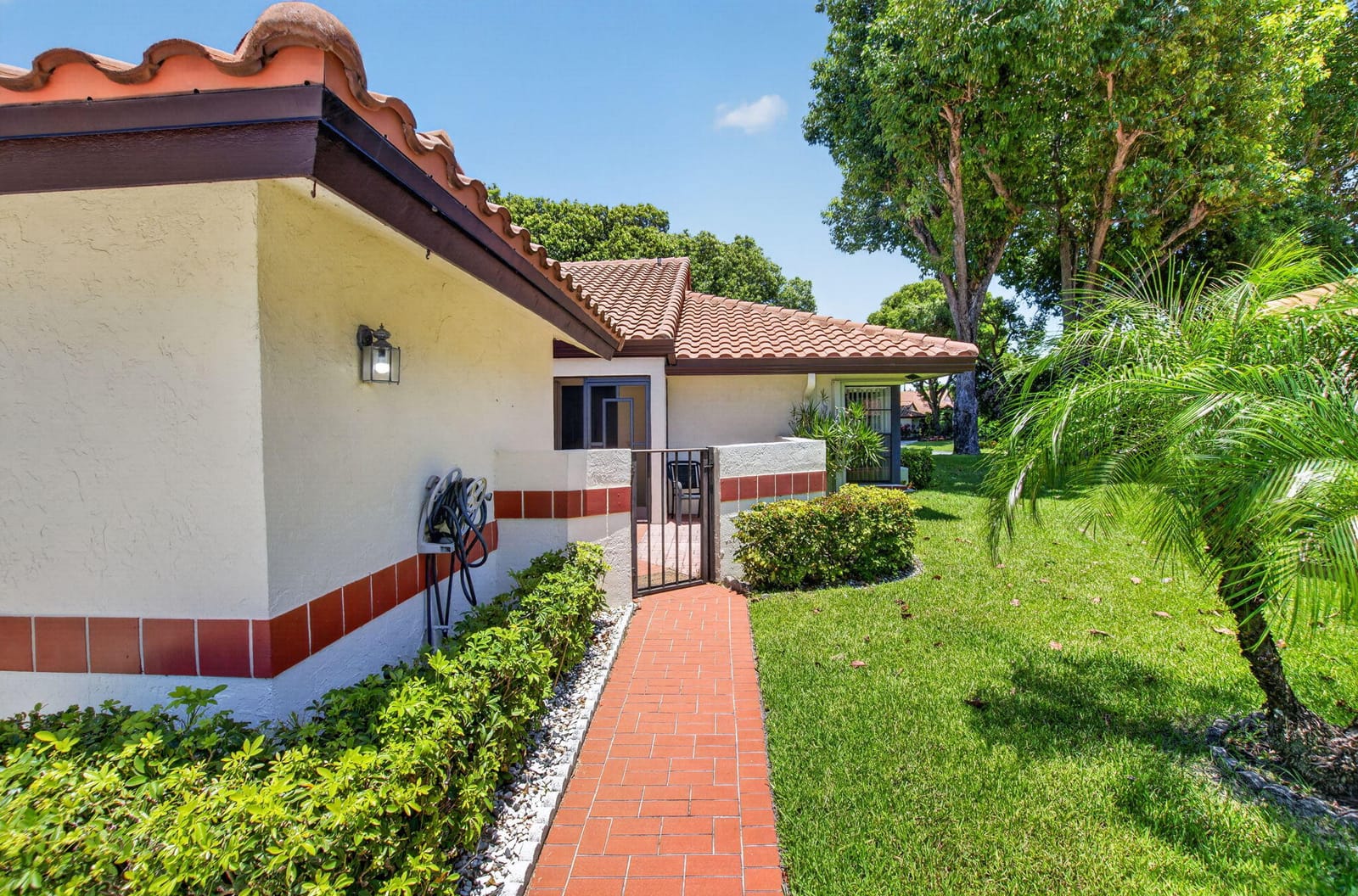 10546 Beach Palm Court B — photo 2