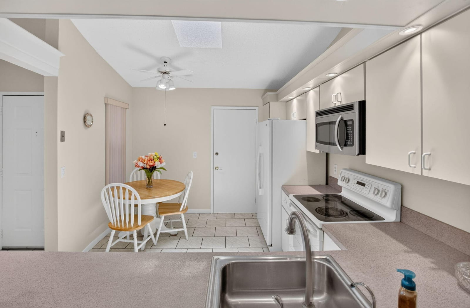 10546 Beach Palm Court B — photo 11