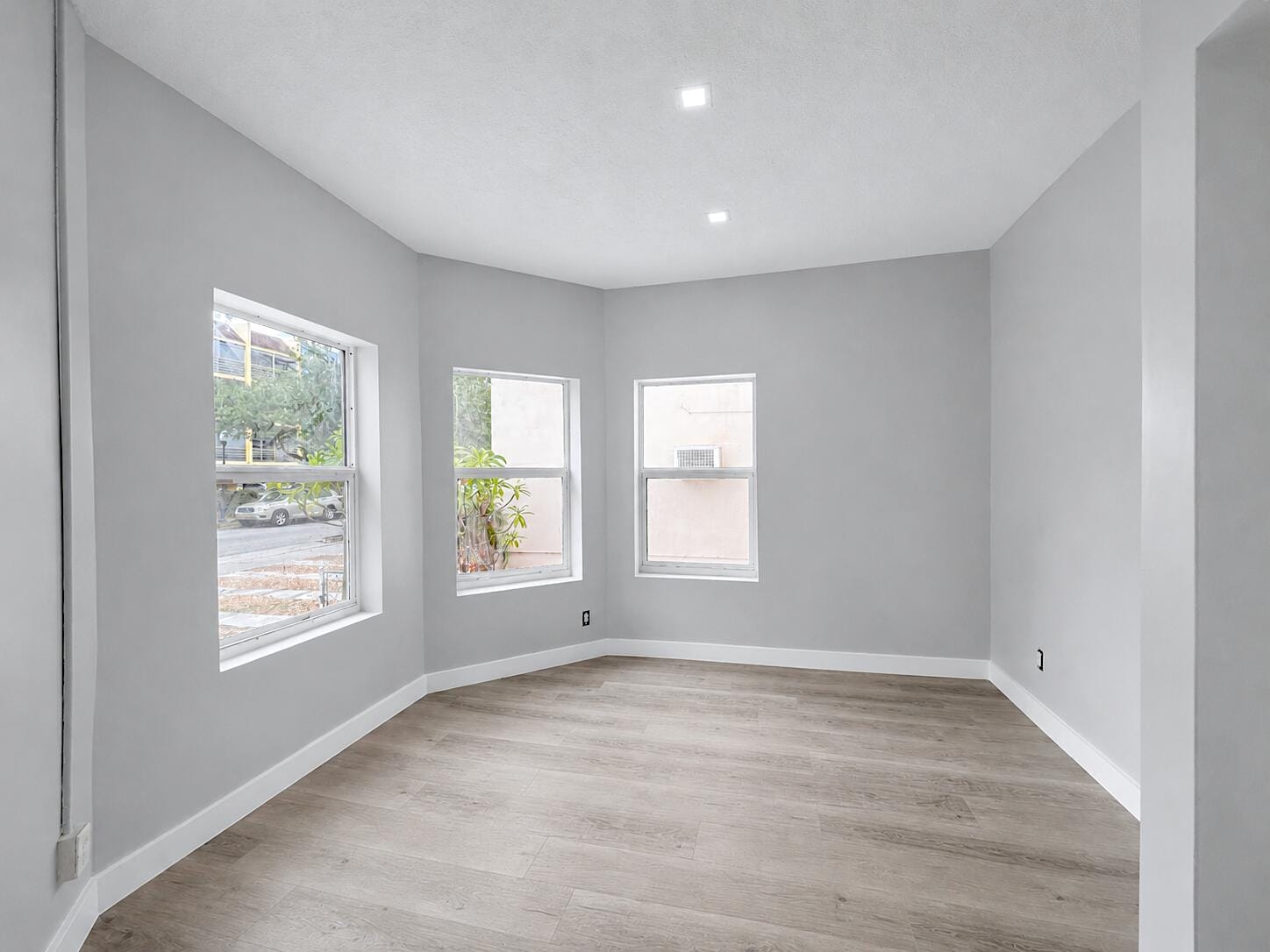 1905 Monroe Street — photo 10