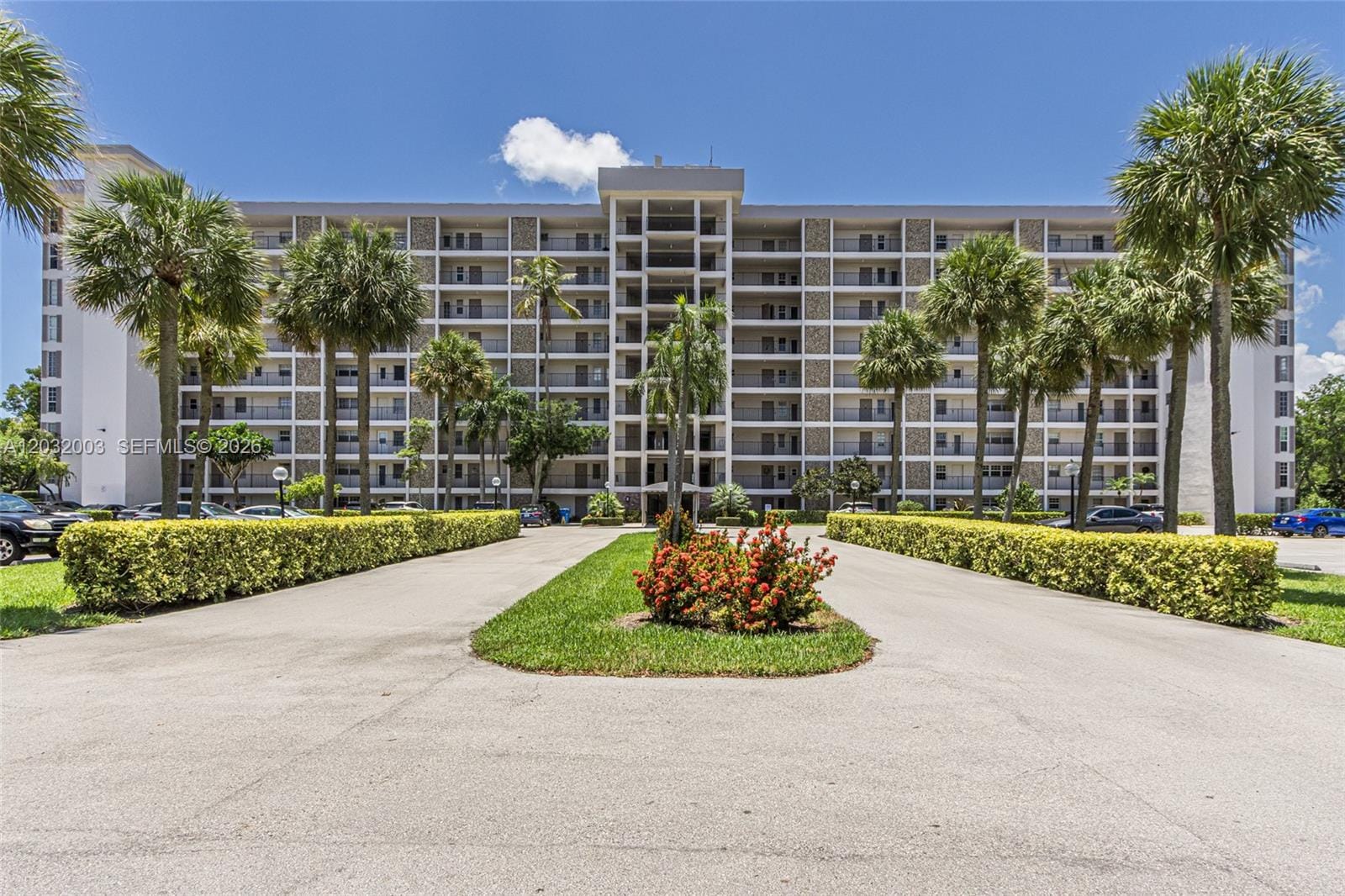 3150 N Palm Aire Drive 705 — photo 2