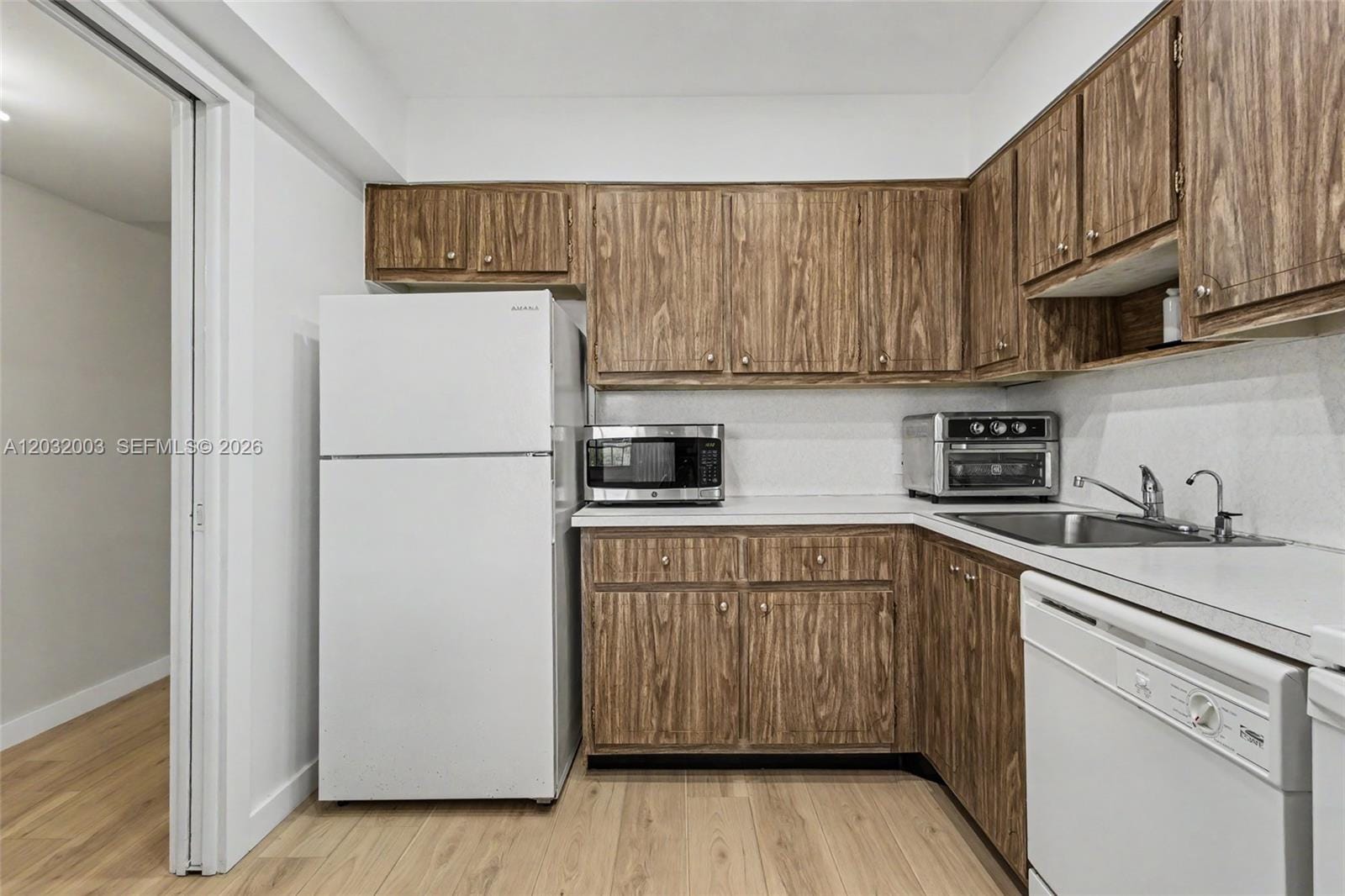 3150 N Palm Aire Drive 705 — photo 7