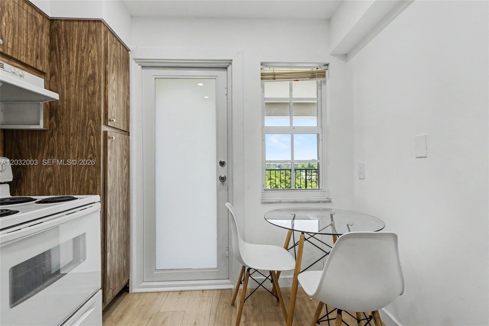 3150 N Palm Aire Drive 705 — photo 8