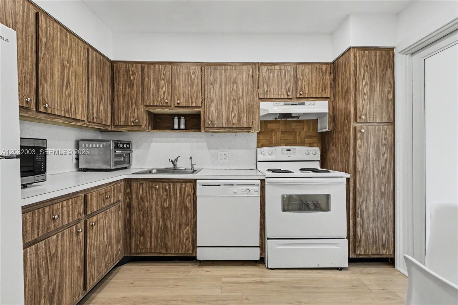 3150 N Palm Aire Drive 705 — photo 9